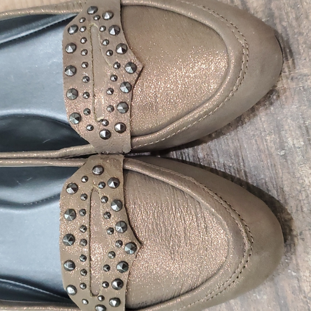 TAHARI Women's Harley Loafer - Picture 2 of 9